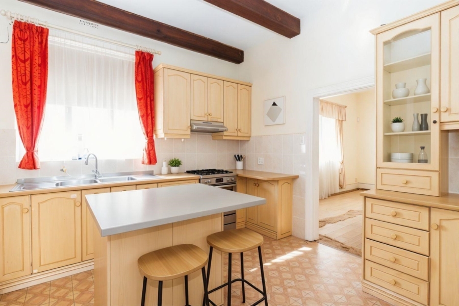 4 Bedroom Property for Sale in Bantry Bay Western Cape